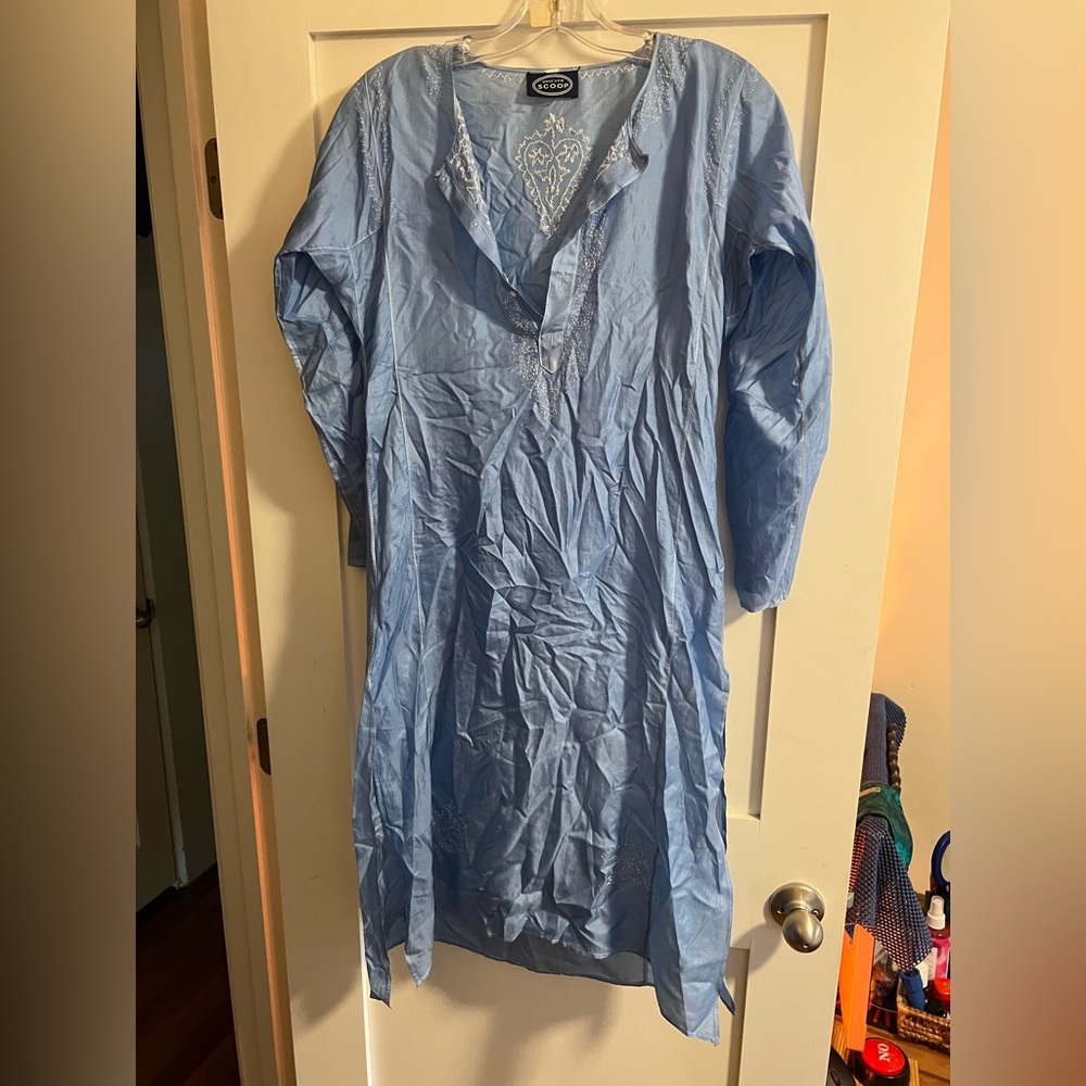 Scoop women’s vintage 100% silk dress. 1999